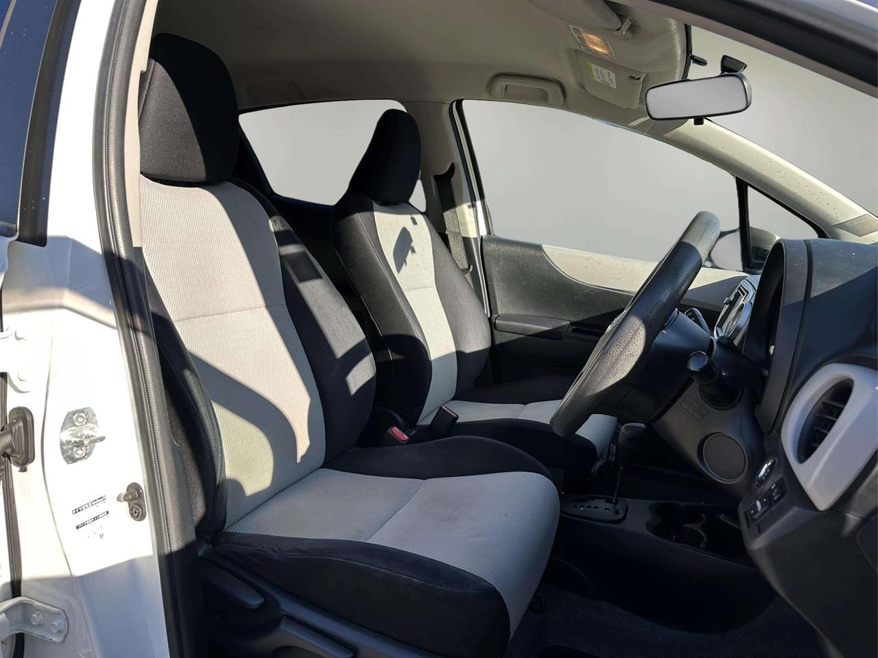 2011 Toyota Vitz