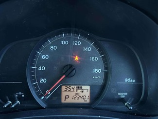 2011 Toyota Vitz - Thumbnail