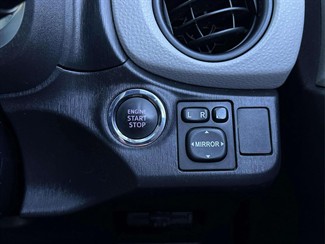 2011 Toyota Vitz - Thumbnail