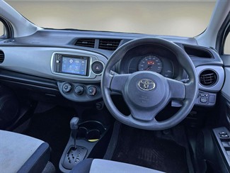 2011 Toyota Vitz - Thumbnail