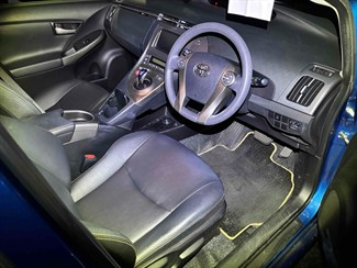 2014 Toyota Prius - Thumbnail