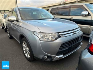 2014 Mitsubishi Outlander - Thumbnail