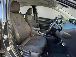 2019 Toyota Prius - Thumbnail