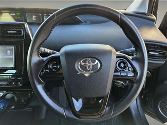 2019 Toyota Prius - Thumbnail