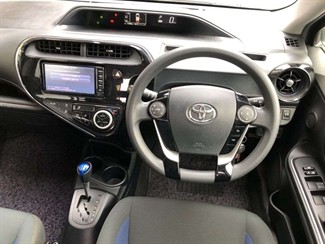 2017 Toyota AQUA - Thumbnail