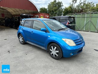 2002 Toyota IST - Thumbnail