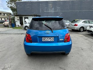 2002 Toyota IST - Thumbnail