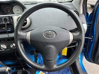 2002 Toyota IST - Thumbnail