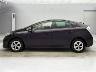 2013 Toyota Prius - Thumbnail