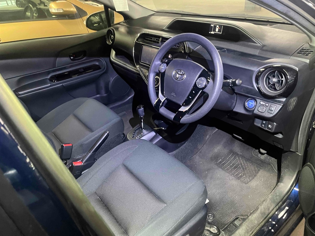 2017 Toyota AQUA