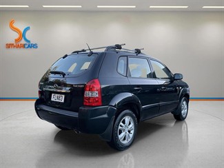 2010 Hyundai Tucson - Thumbnail