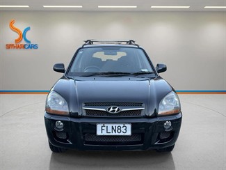 2010 Hyundai Tucson - Thumbnail