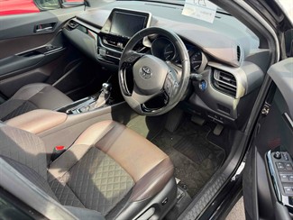 2017 Toyota C-HR - Thumbnail