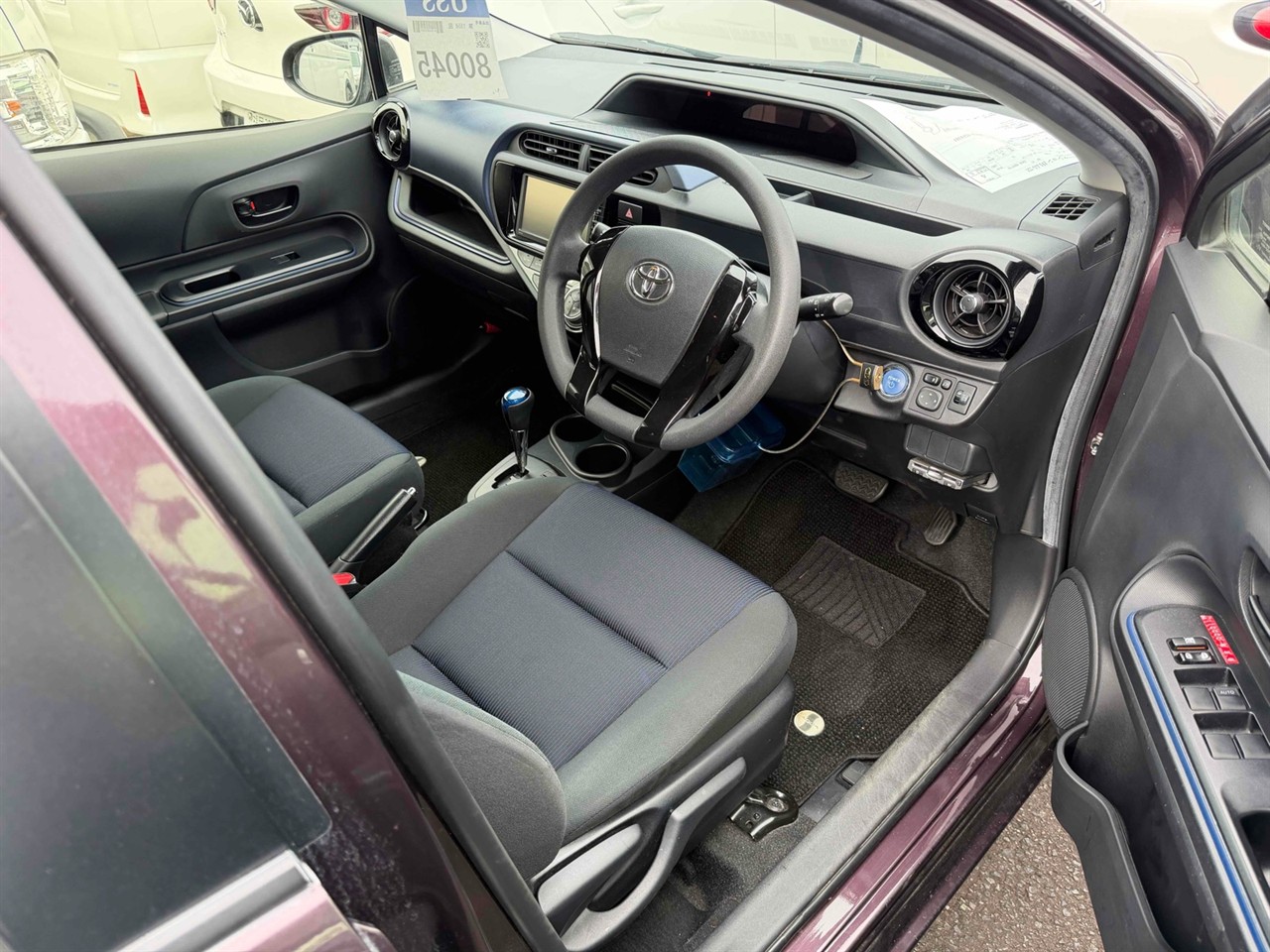 2016 Toyota AQUA