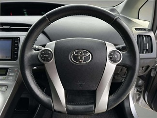2015 Toyota Prius - Thumbnail