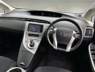 2015 Toyota Prius - Thumbnail