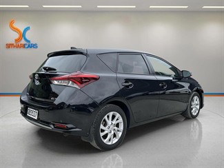 2017 Toyota Corolla - Thumbnail
