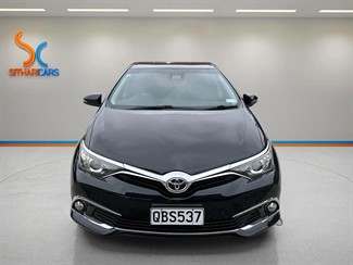 2017 Toyota Corolla - Thumbnail