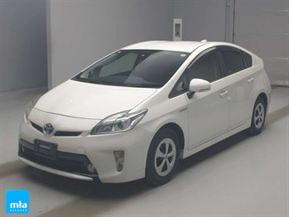 2015 Toyota Prius - Thumbnail