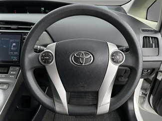 2015 Toyota Prius - Thumbnail
