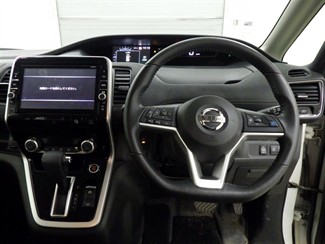 2019 Nissan Serena - Thumbnail