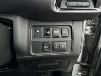 2017 Nissan Serena - Thumbnail