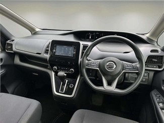 2017 Nissan Serena - Thumbnail