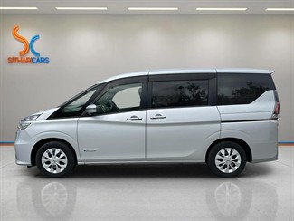 2017 Nissan Serena - Thumbnail