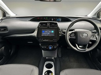 2021 Toyota Prius - Thumbnail