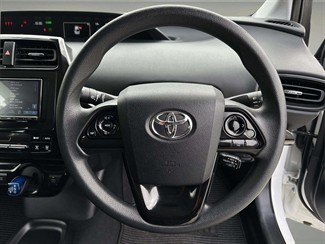 2021 Toyota Prius - Thumbnail
