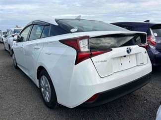 2021 Toyota Prius - Thumbnail