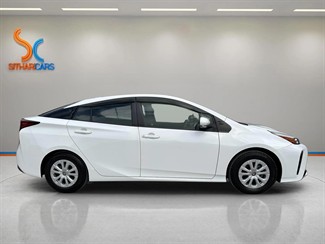 2021 Toyota Prius - Thumbnail