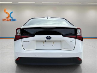 2021 Toyota Prius - Thumbnail
