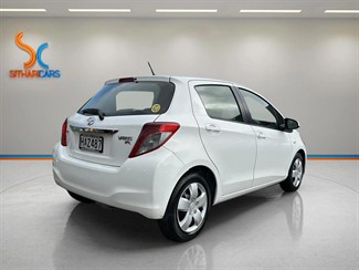 2013 Toyota Yaris - Thumbnail