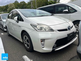 2014 Toyota Prius - Thumbnail
