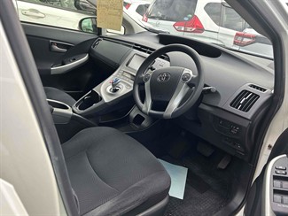 2014 Toyota Prius - Thumbnail