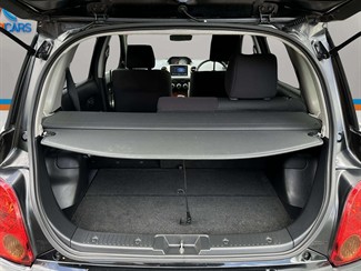 2004 Toyota IST - Thumbnail