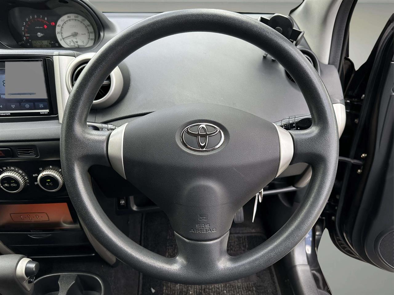 2004 Toyota IST
