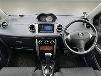 2004 Toyota IST - Thumbnail