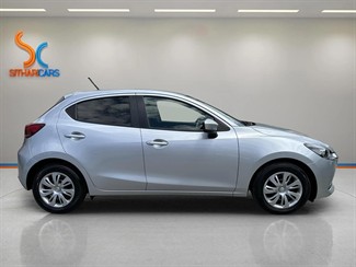 2021 Mazda 2 - Thumbnail