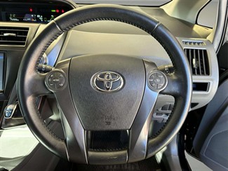2014 Toyota Prius - Thumbnail