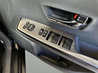 2014 Toyota Prius - Thumbnail