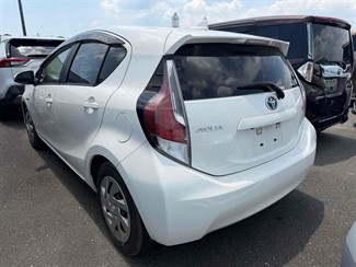 2015 Toyota AQUA - Thumbnail