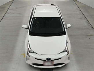 2017 Toyota Prius - Thumbnail