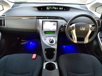 2015 Toyota Prius - Thumbnail