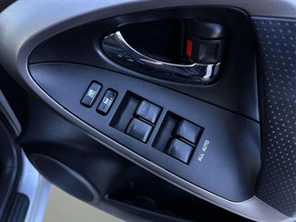 2006 Toyota RAV4 - Thumbnail