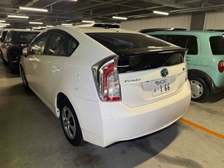 2015 Toyota Prius - Thumbnail
