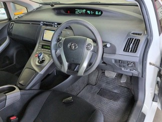 2015 Toyota Prius - Thumbnail