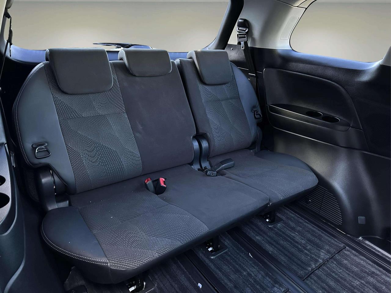 2015 Toyota Estima