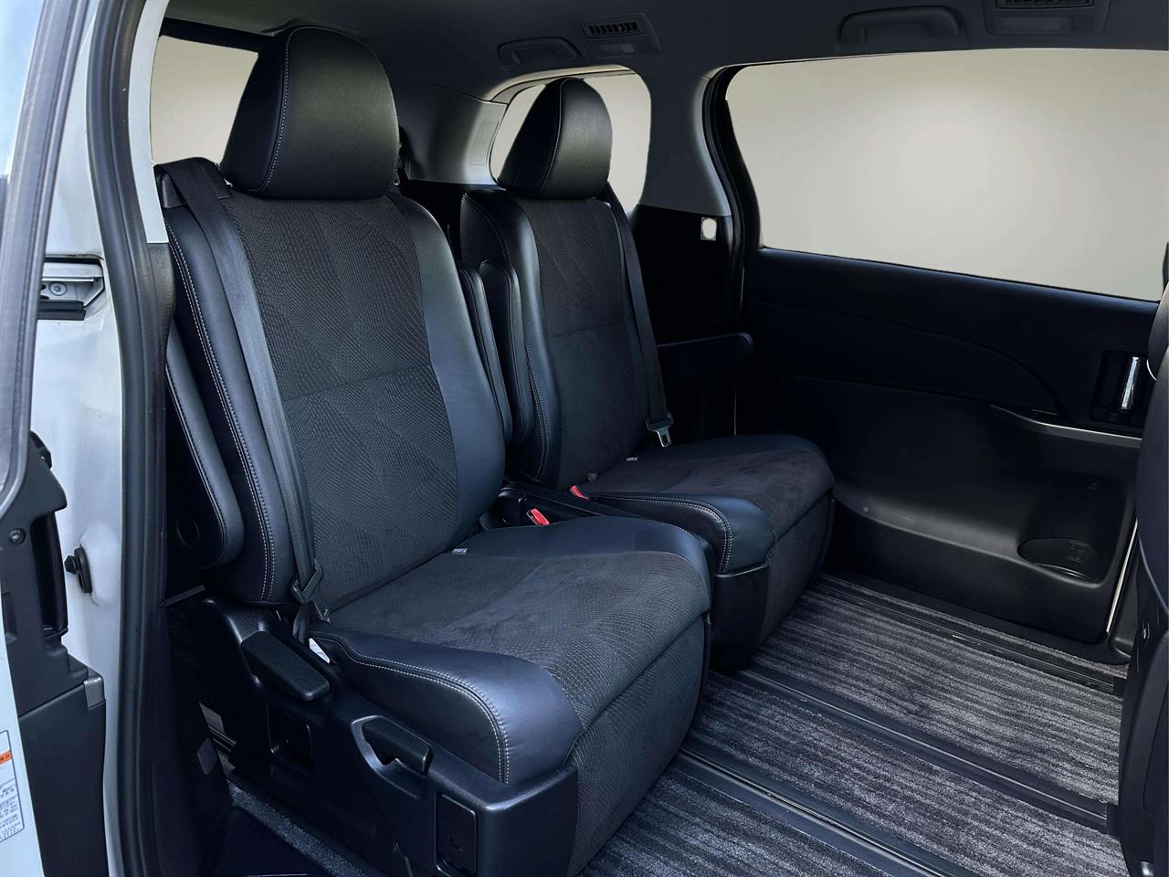2015 Toyota Estima